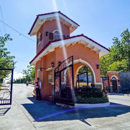 Hillview Apt W/ Pool Access - Free Wifi Tagbilaran Extérieur photo